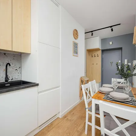 Ogrodowa Cozy Near Mirowska Hall Warsaw's Wola By Renters Appartement