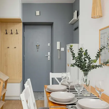 Ogrodowa Cozy Near Mirowska Hall Warsaw's Wola By Renters Appartement