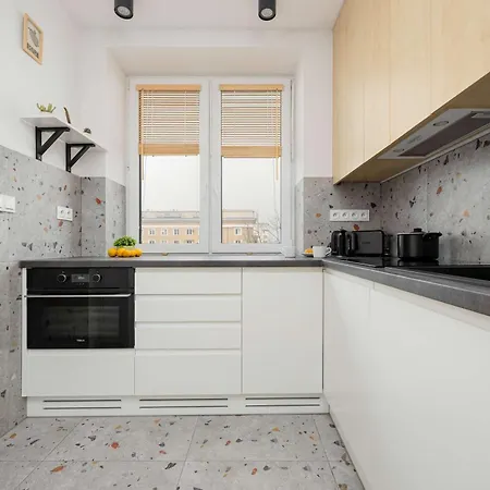 Ogrodowa Cozy Near Mirowska Hall Warsaw's Wola By Renters * Varsovie
