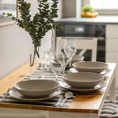 Appartement Ogrodowa Cozy Near Mirowska Hall Warsaw's Wola By Renters