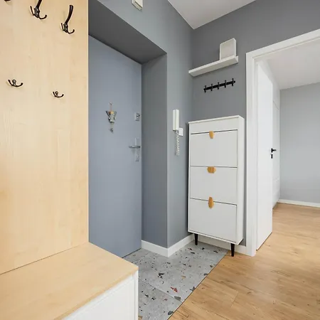 Ogrodowa Cozy Near Mirowska Hall Warsaw's Wola By Renters Appartement